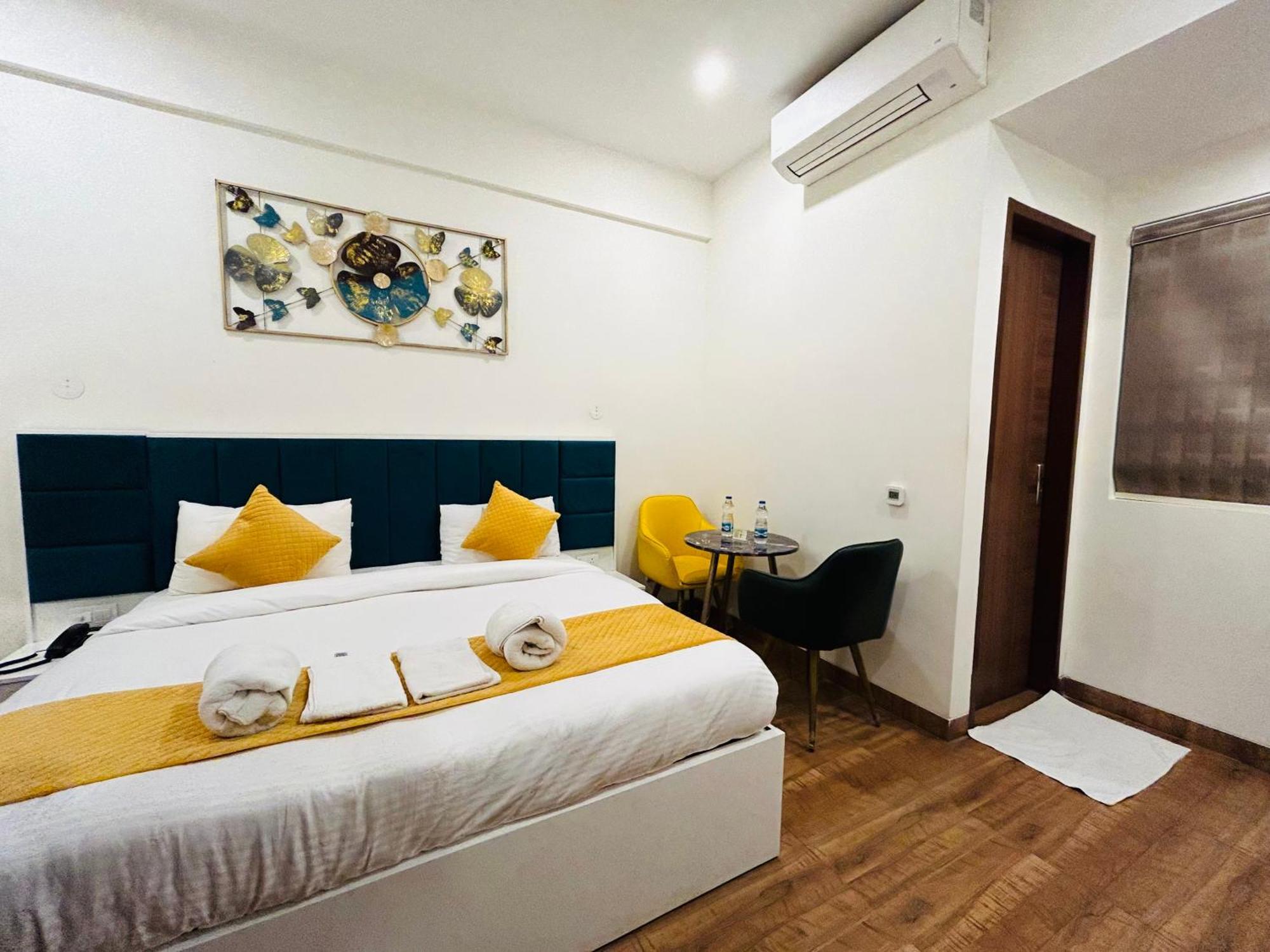 Amahi Inn Gurgaon Exterior photo